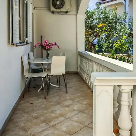 Lägenhet 1 Bedroom Lovely In Vodice