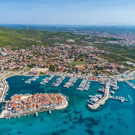 Lägenhet Stunning In With Wifi Vodice
