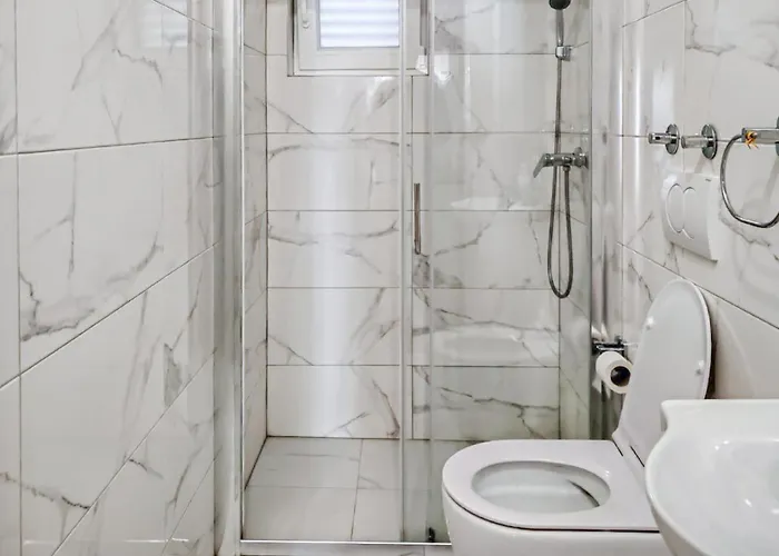 1 Bedroom Lovely In Lägenhet *