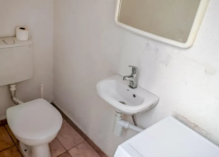 1 Bedroom Lovely In *